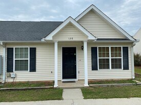 128 Photinia Dr in Aiken, SC - Building Photo