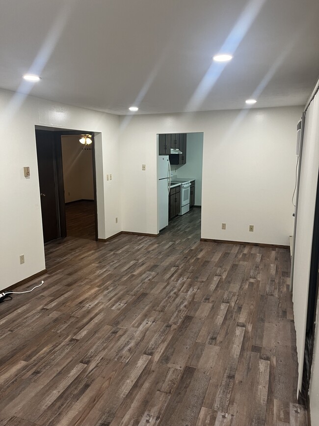 Maple Apartments LLC in Norfolk, NE - Building Photo - Building Photo