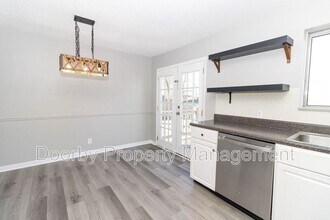 2983 E Freedom Cir in Ooltewah, TN - Foto de edificio - Building Photo