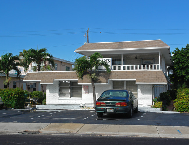 Beachview in Fort Lauderdale, FL - Building Photo - Building Photo