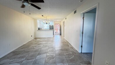 5450 Longwood Run Blvd in Sarasota, FL - Building Photo - Building Photo
