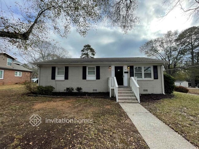 property at 90 Hillcrest Ave SE