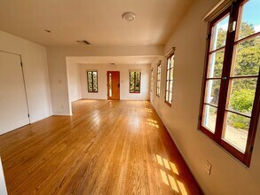 4246 Lexington Ave-Unit -4246 Lexington Ave in Los Angeles, CA - Building Photo - Building Photo