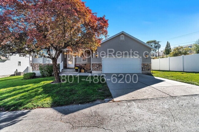 property at 1297 Glencoe Dr