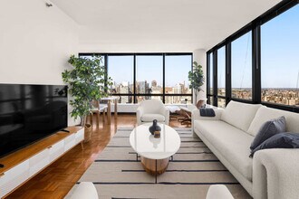 420 E 61st St in New York, NY - Building Photo - Building Photo