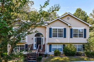 321 Honeysuckle Terrace in Auburn, GA - Building Photo