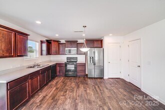 12915 Hill Pine Rd, Unit B209 in Midland, NC - Building Photo - Building Photo