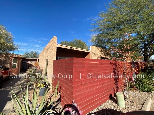property at 3411 E Glenn St