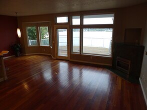 1457 SE Columbia Way in Vancouver, WA - Building Photo - Building Photo