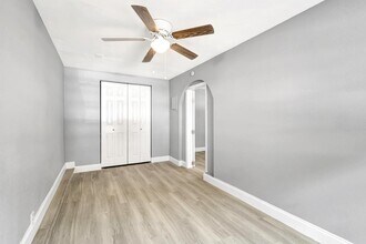 3710 Roseland Dr in West Palm Beach, FL - Building Photo - Building Photo