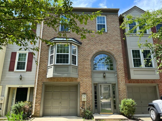 property at 4703 Columbia Rd