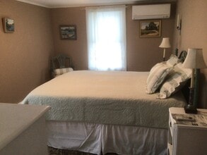 44 Fordham Rd, Unit Upstairs in Southampton, NY - Building Photo - Building Photo