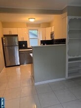 73 College Pl in Ridgefield Park, NJ - Building Photo - Building Photo