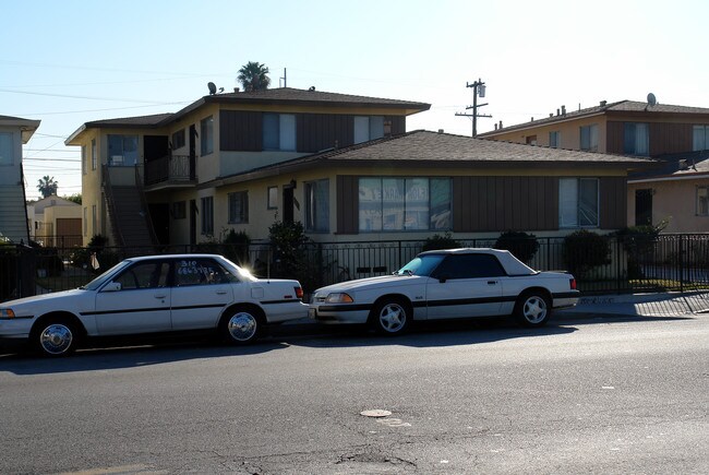 11130 S Inglewood Ave in Inglewood, CA - Building Photo - Building Photo