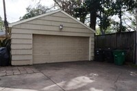 9917 Westview Dr in Houston, TX - Building Photo - Building Photo