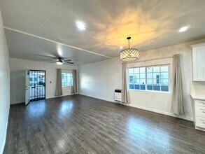 1659 E 61st St in Los Angeles, CA - Building Photo - Building Photo