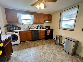 13 Laurel Ln in Plymouth Meeting, PA - Building Photo - Building Photo