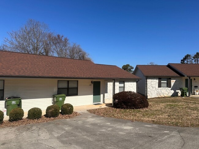 property at 1717 Tuckaleechee Pike