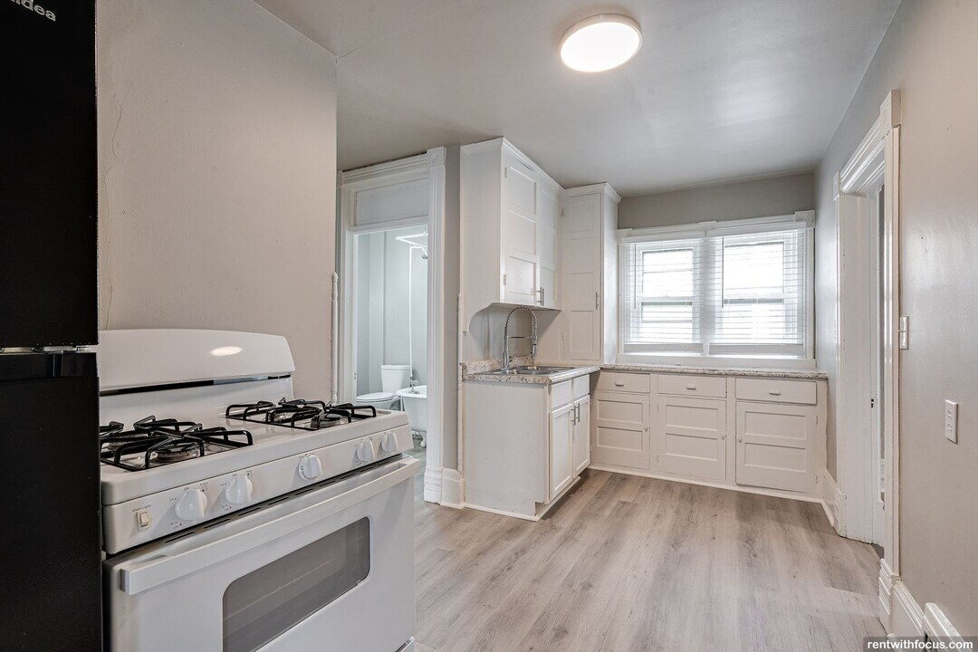1017 Nebraska St in Oshkosh, WI - Building Photo