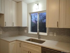 12010 W Alameda Pkwy in Lakewood, CO - Foto de edificio - Building Photo