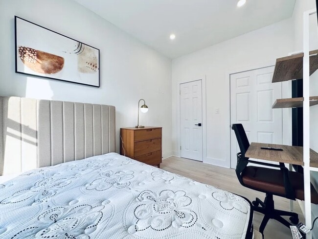 Furnished room/NOT APARTMENT, Unit 3 in Brooklyn, NY - Foto de edificio - Building Photo