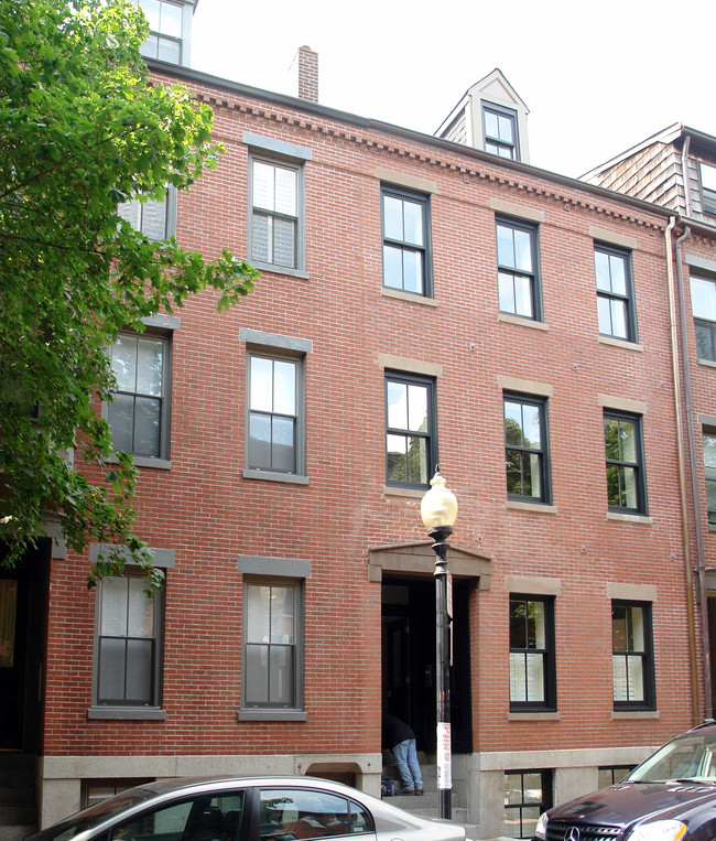 24 Hanson St in Roxbury, MA - Foto de edificio - Building Photo