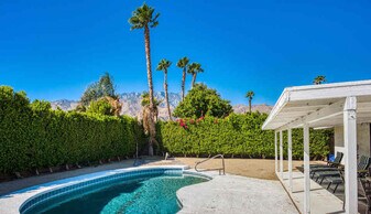 1489 E Francis Dr in Palm Springs, CA - Building Photo