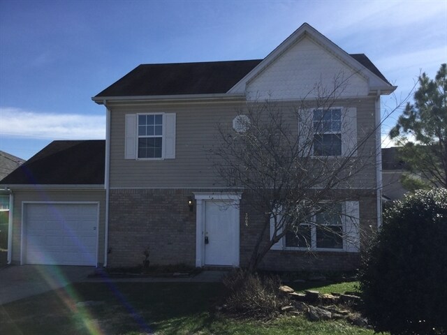 3005 Ace Wintermeyer Dr in La Vergne, TN - Foto de edificio