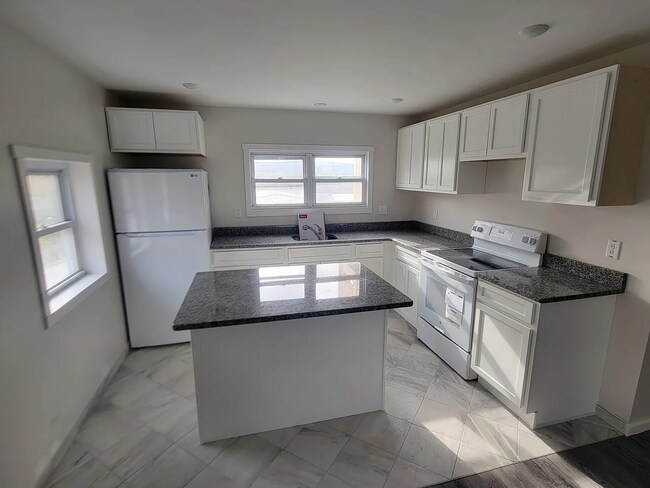 720 N Main Ave, Unit 2