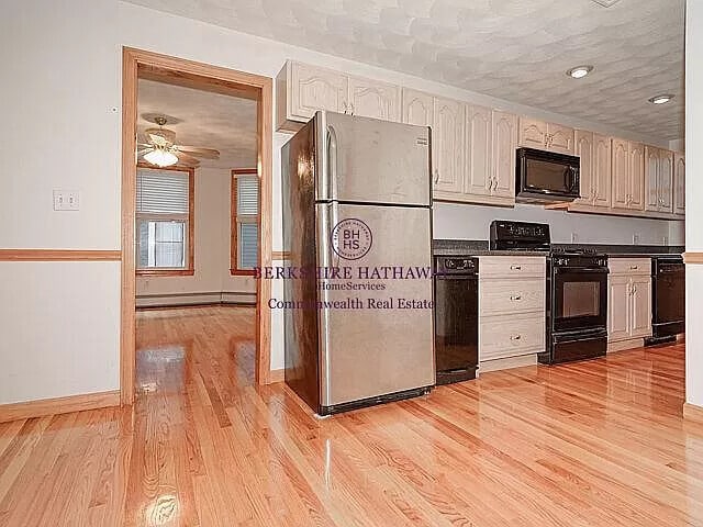 24 Burnside Ave, Unit 24, Unit 24