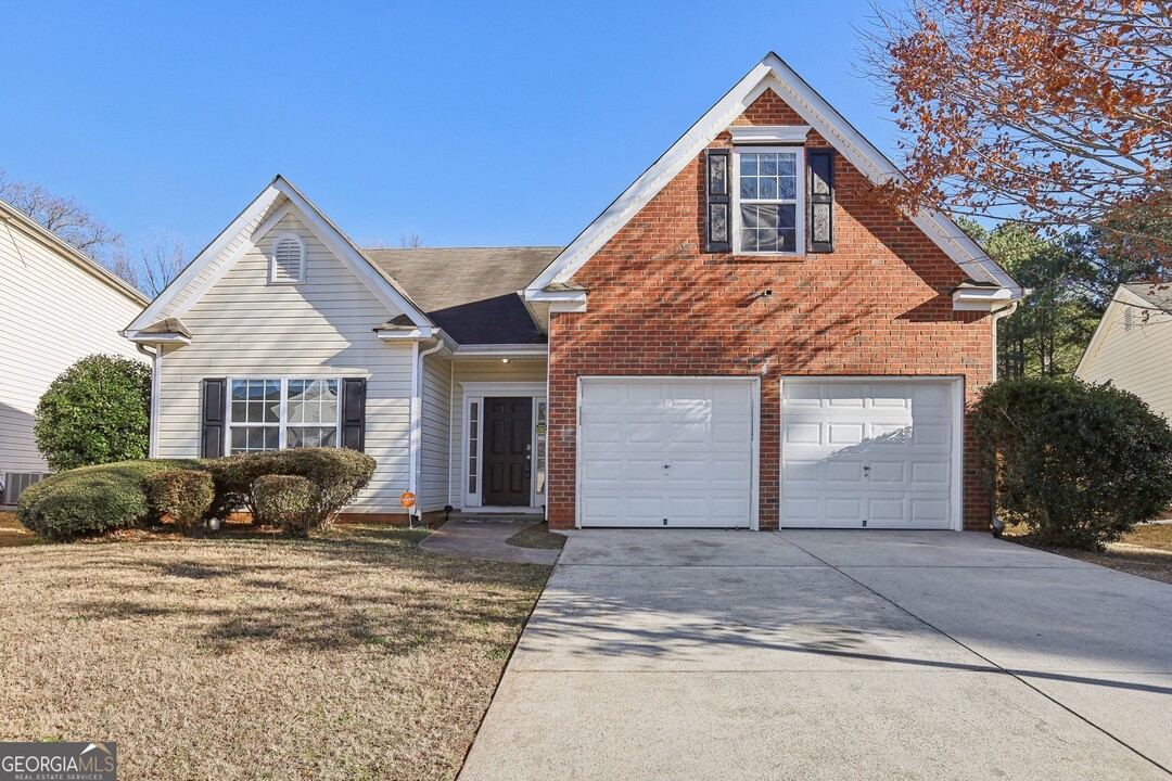 565 Clairidge Ln SW in Lawrenceville, GA - Building Photo