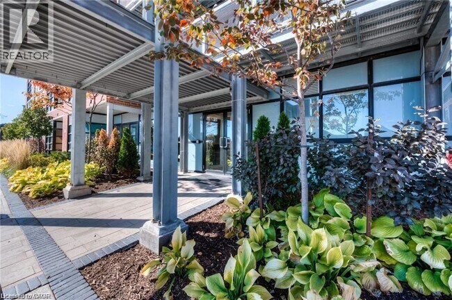 15 Prince Albert Blvd in Kitchener, ON - Building Photo - Building Photo