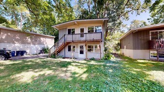 122 Allen Dr in Ann Arbor, MI - Building Photo