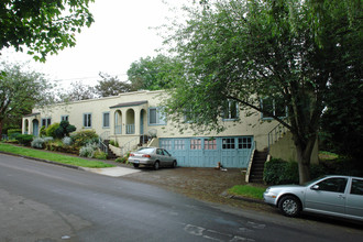 1021-1039 SE 25th Ave in Portland, OR - Building Photo - Building Photo