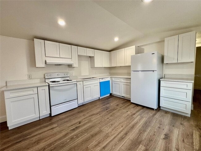 112 Laureti Ln