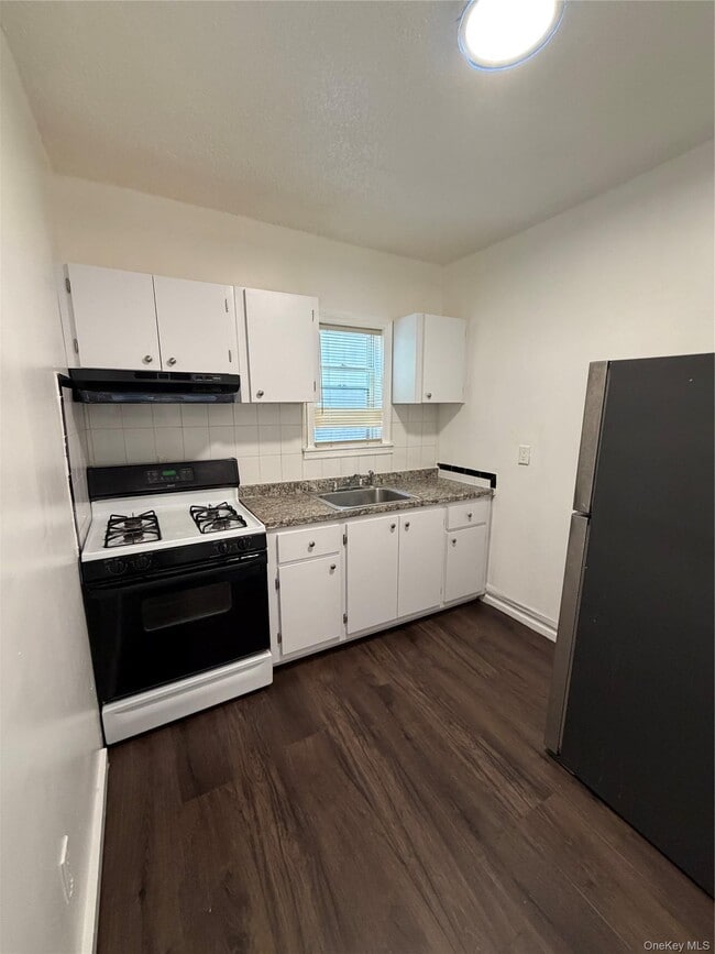 property at 513 Chestnut St