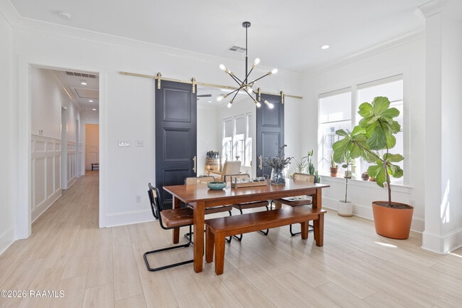 1013 Camellia Blvd in Lafayette, LA - Building Photo - Building Photo