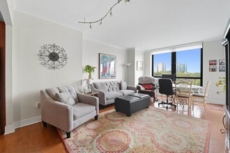 1025 Maxwell Ln in Hoboken, NJ - Building Photo - Building Photo