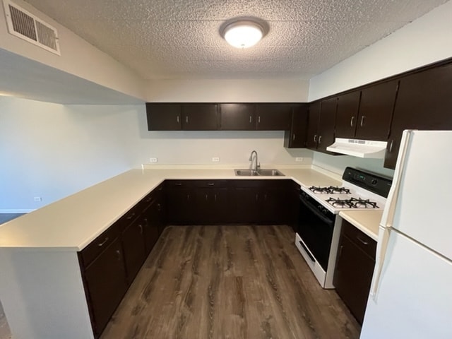 Lakeview Terrace Apartments