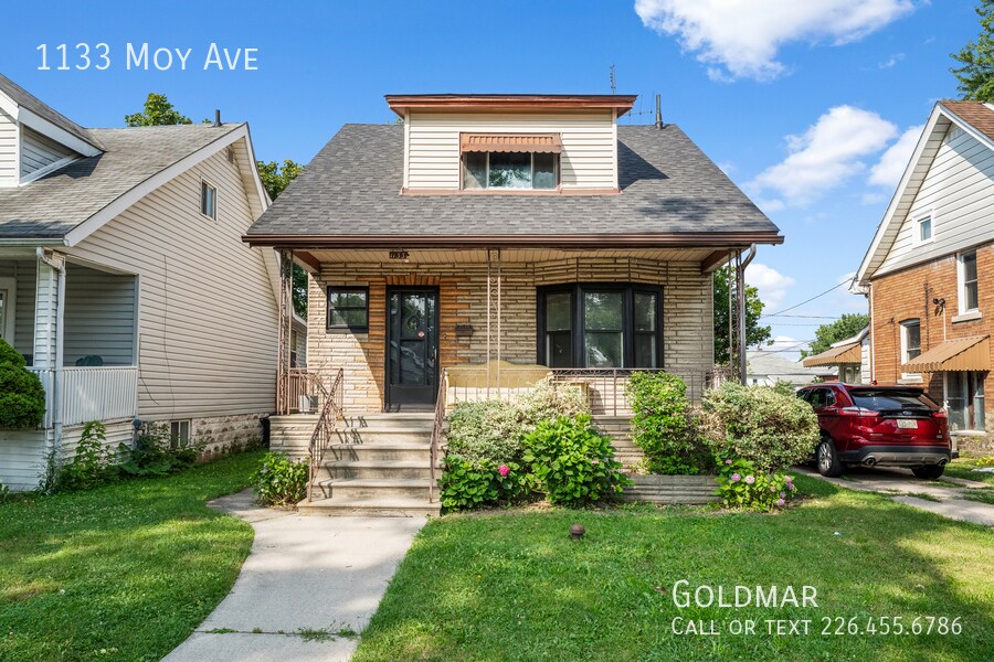 1133 Moy Ave in Windsor, ON - Building Photo