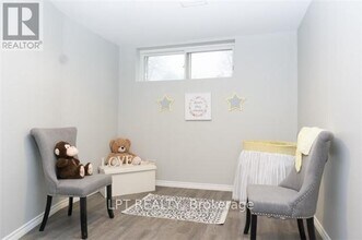 358 Adelaide Ave E in Oshawa, ON - Building Photo - Building Photo