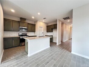 15 Sol Dorado St in Mission, TX - Building Photo - Building Photo
