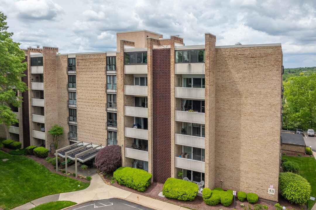 Chantieleer in Bethel Park, PA - Building Photo