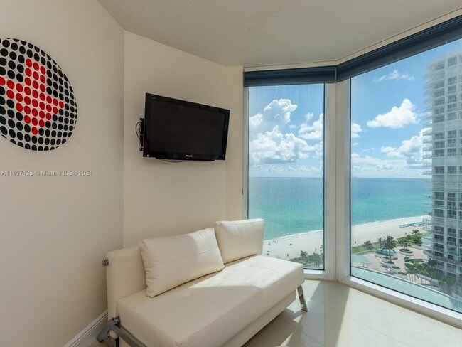 16699 Collins Ave, Unit 1709 in Sunny Isles Beach, FL - Building Photo - Building Photo