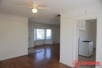1906 Carrere St in Bakersfield, CA - Building Photo - Building Photo