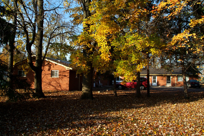 8317 Hahn St in Utica, MI - Foto de edificio - Building Photo