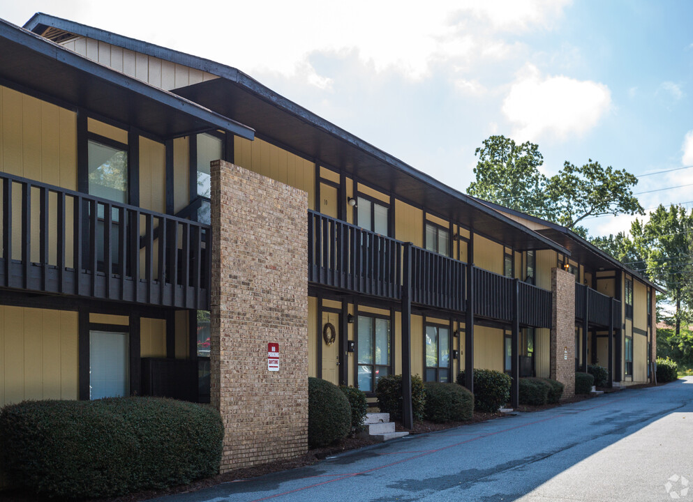 Gentian Court in Columbus, GA - Building Photo