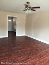 1401 John Exum Pkwy in Johnson City, TN - Building Photo - Building Photo