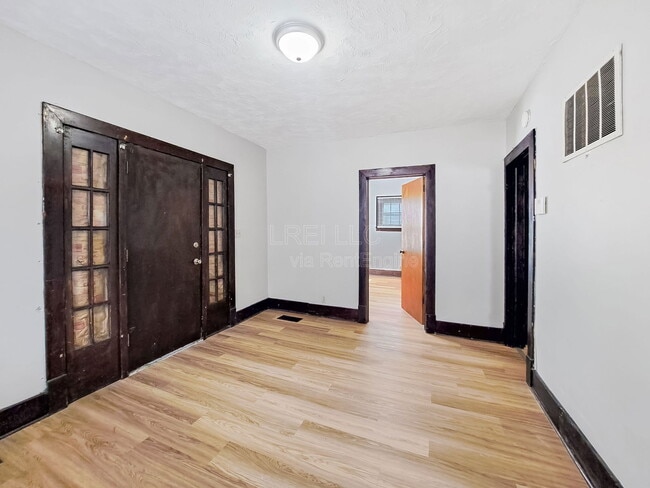 2733 Chase Ct in Louisville, KY - Building Photo - Building Photo