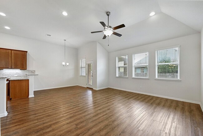 2344 Broken Wagon Dr in Leander, TX - Foto de edificio - Building Photo